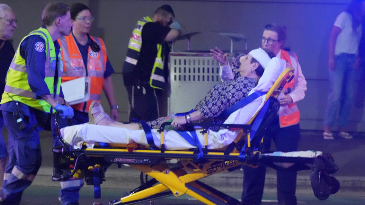 https://salarnews.in/public/uploads/images/newsimages/maannewsimage14122025_181720_Sydney shooting victims.png